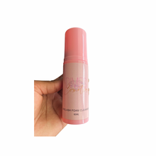 Load image into Gallery viewer, Lash cleanser
